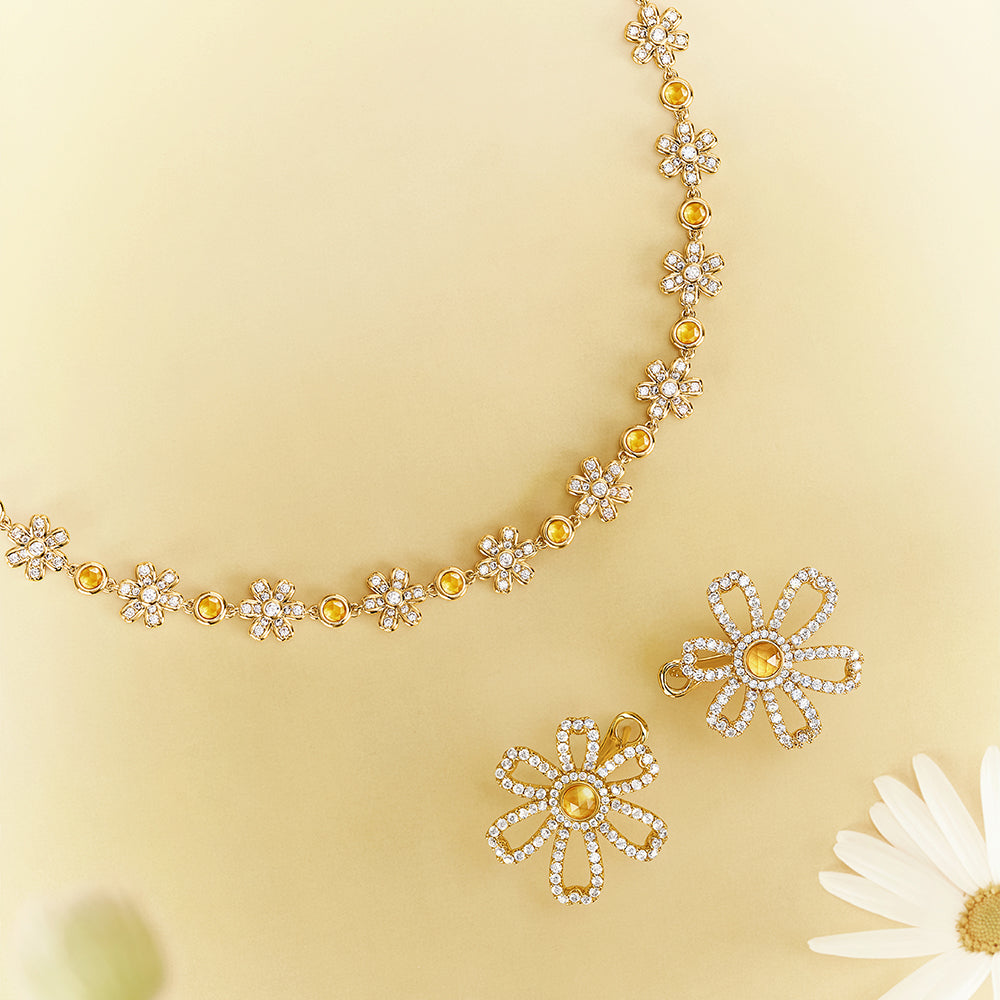 Daisy Full Bloom Choker Necklace